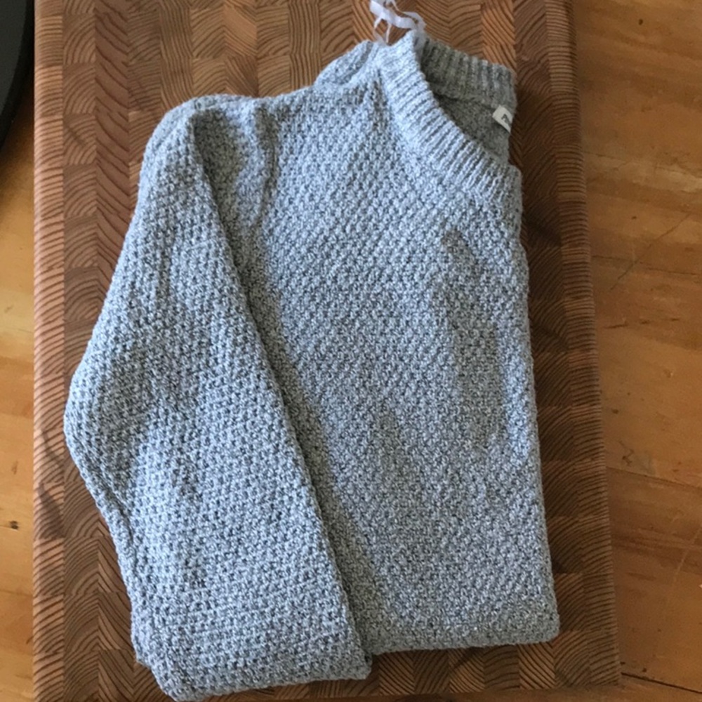 Long Sleeve Gray Sweater Crocheted